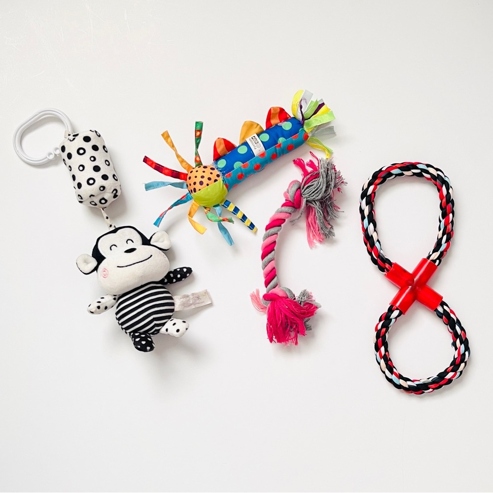 SET OF PUPPY DOG TOYS
